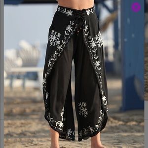 Ananda’s Collection 100%Rayon Palazzo Pants Floral Embroidered Beach M/L